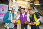 동대문구 바로봉사단, 시원한 커피로 폭염 속 현장 근로자 응원