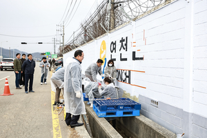 연천군 민·관·군 함께 군부대 담장 새롭게 단장